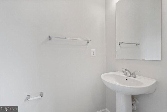 Building Photo - 12606 BRANCH HOLLOW Ln