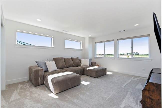 Building Photo - Custom Model Home on the Meridian Bluff