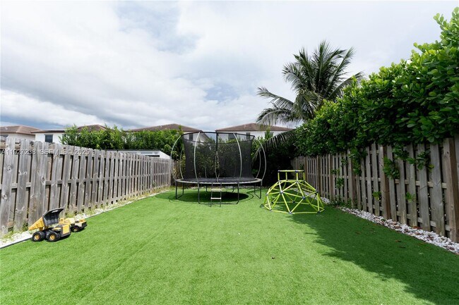 Building Photo - 25185 SW 108th Ave