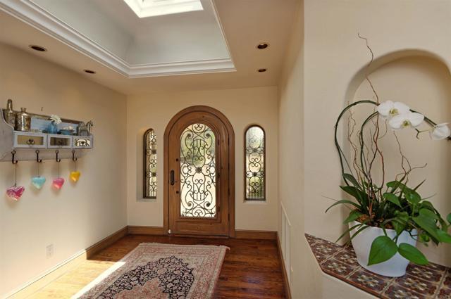 Building Photo - 6018 Avenida Chamnez
