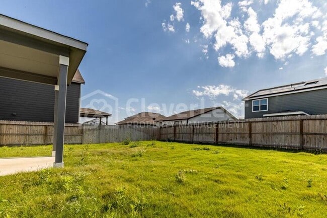 Building Photo - 2433 Ayers Dr