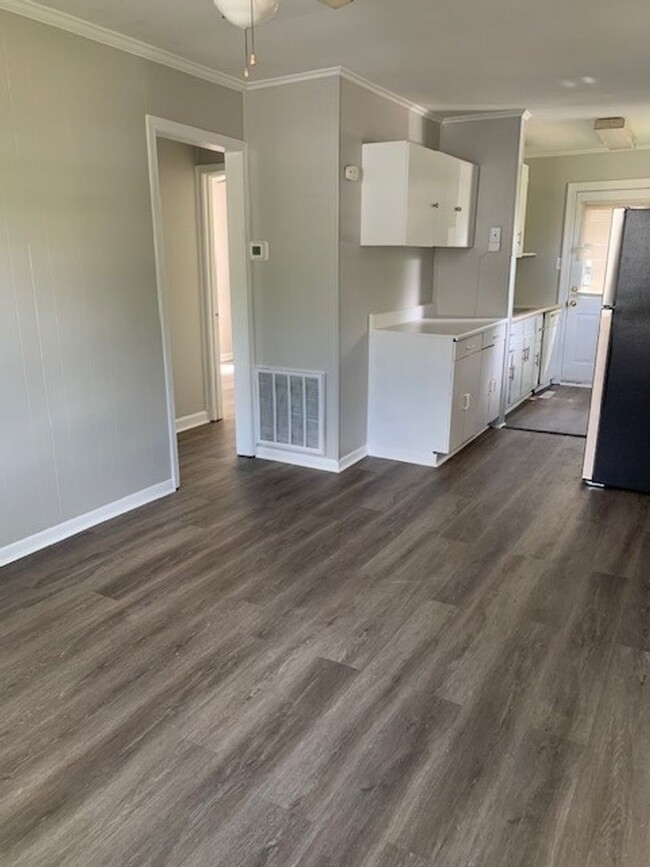 Building Photo - Renovated 2 Bedroom 1 Bath Single Family Home