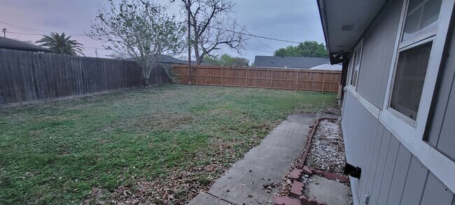 Building Photo - 5244 Larcade Dr