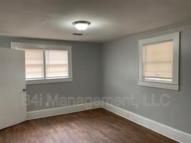 Building Photo - 1123 Drewery Ave