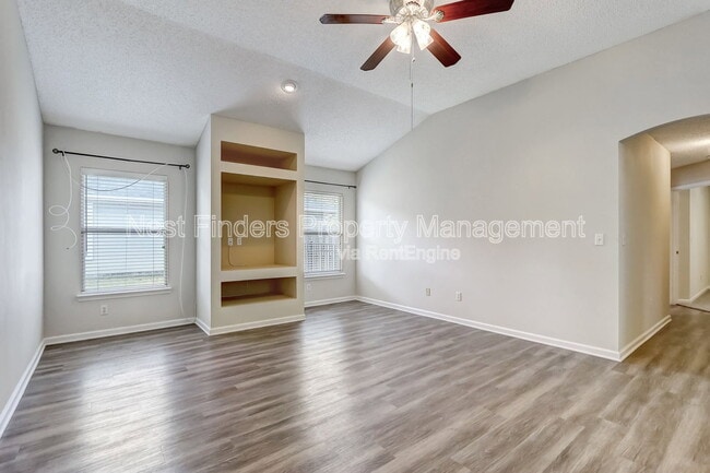 Building Photo - 749 Grand Parke Dr