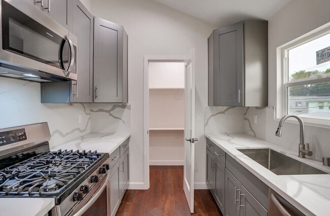 Building Photo - 4111 Leimert Blvd