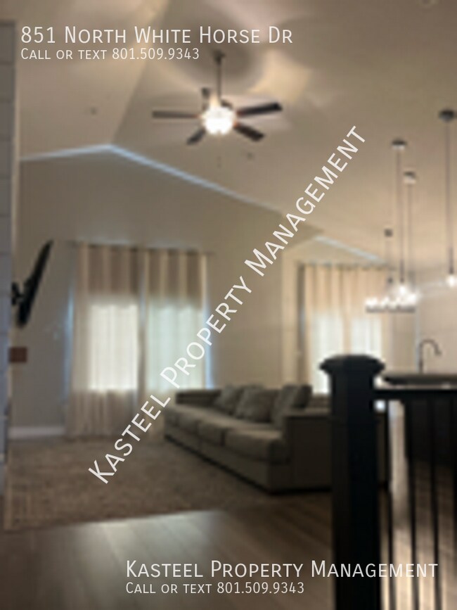 Building Photo - 851 White Horse Dr