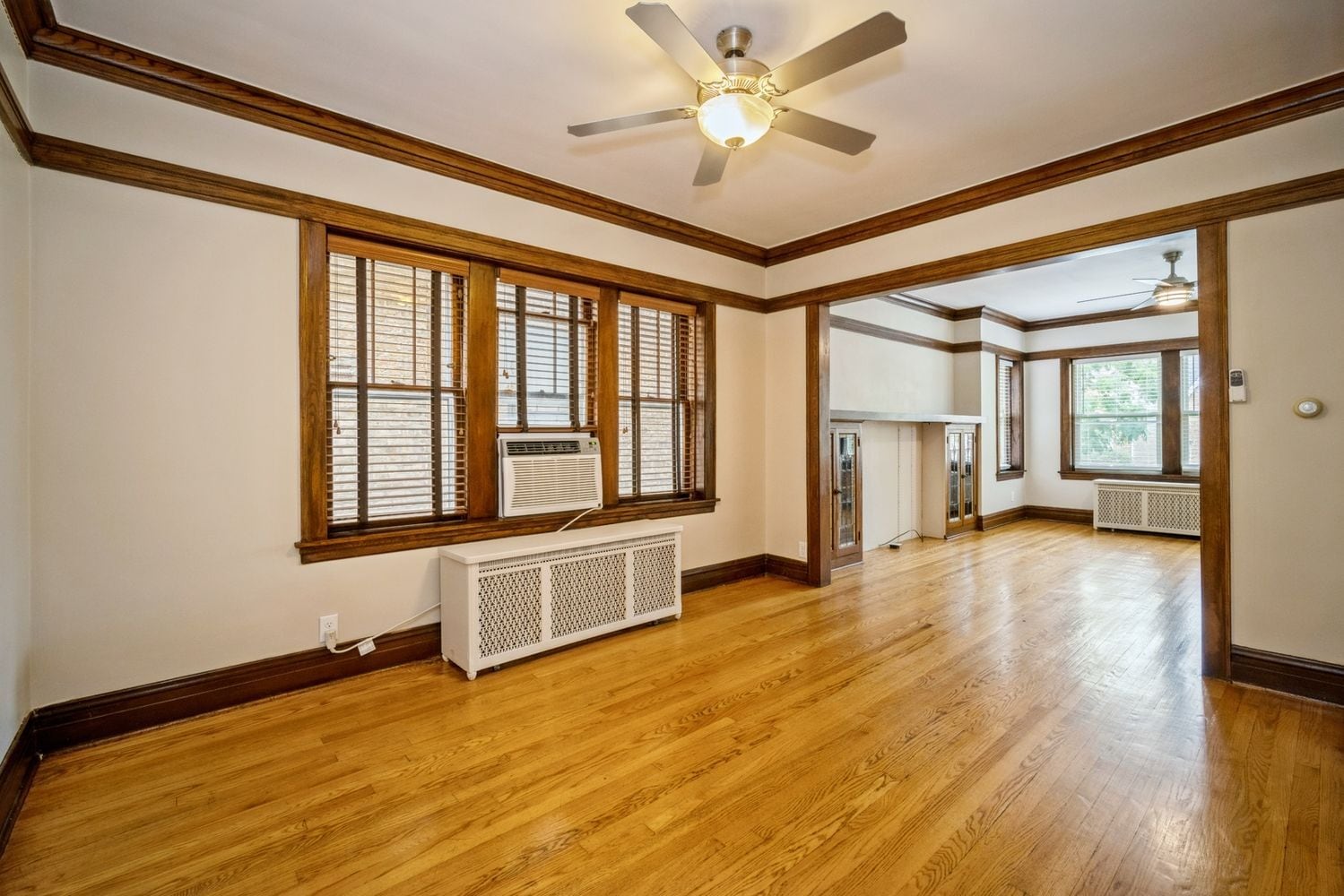 Building Photo - 5719 N Meade Ave