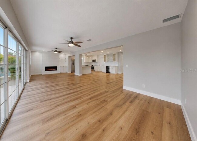 Building Photo - 6513 Abaco Dr