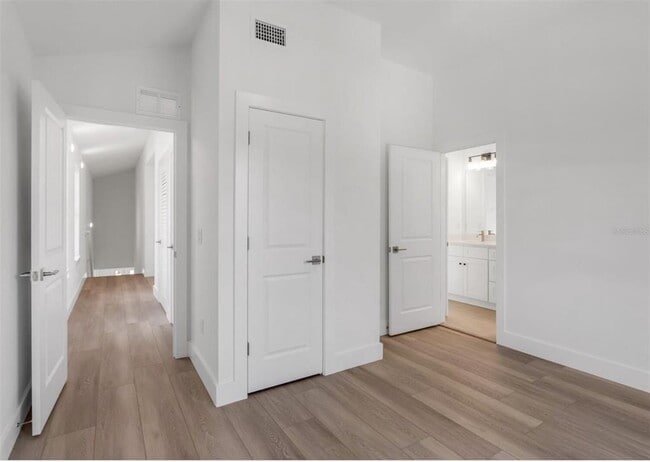 Building Photo - 2333 W Beach St