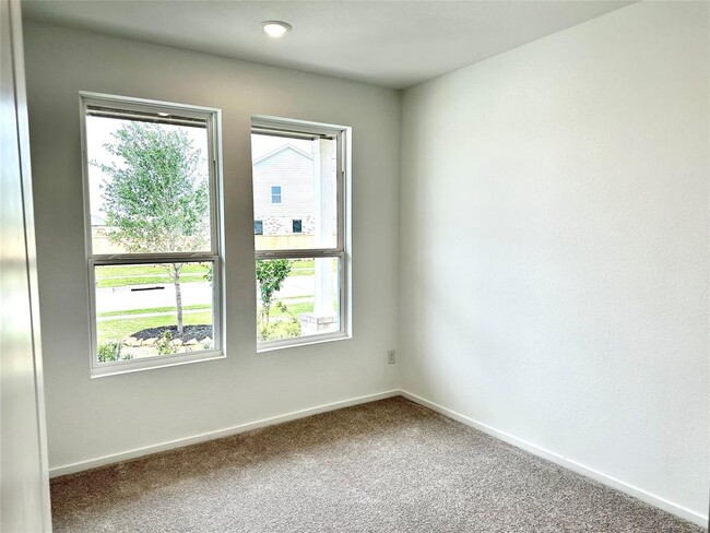 Building Photo - 26607 Woodland Strawberry Ln