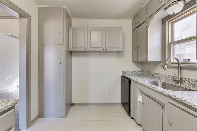 Building Photo - 2405 NW 32nd St