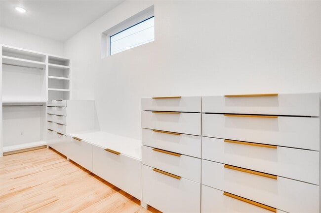 Building Photo - 3321 Walchard Ct