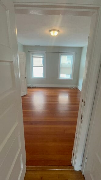 Building Photo - 25 Mount Grove St