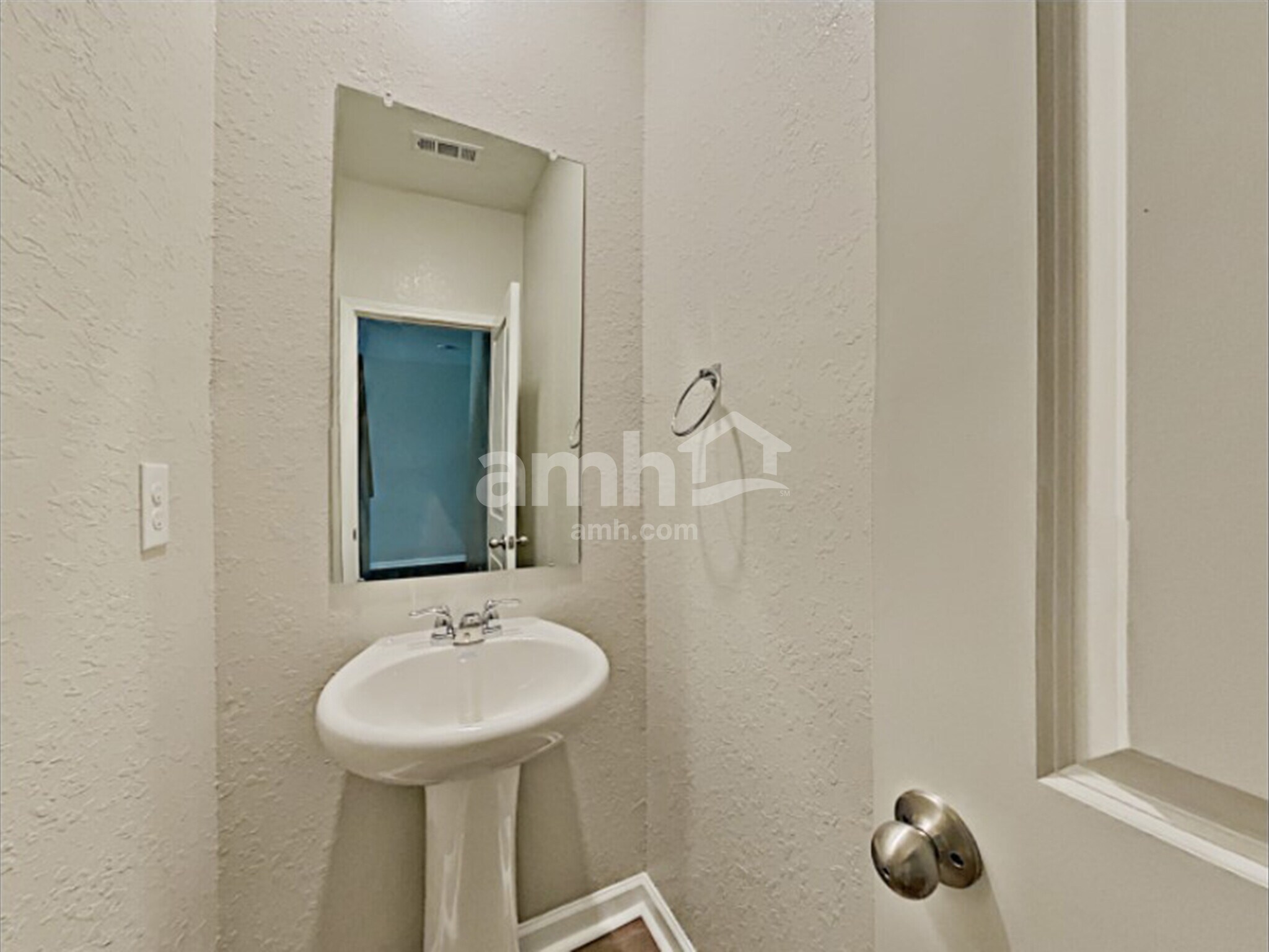 Building Photo - 4935 Bridle Path