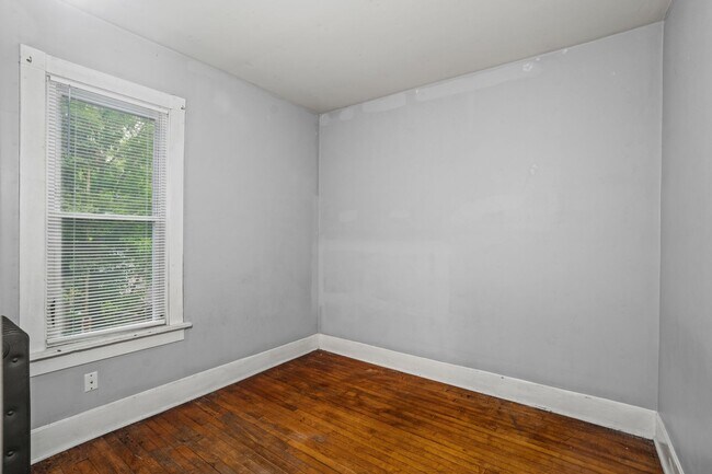 Building Photo - Bartlett Lower