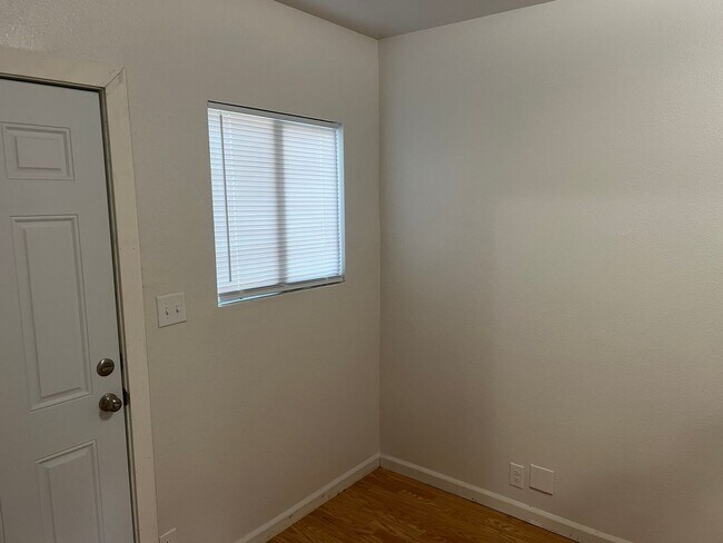 Building Photo - 919 Kentucky St