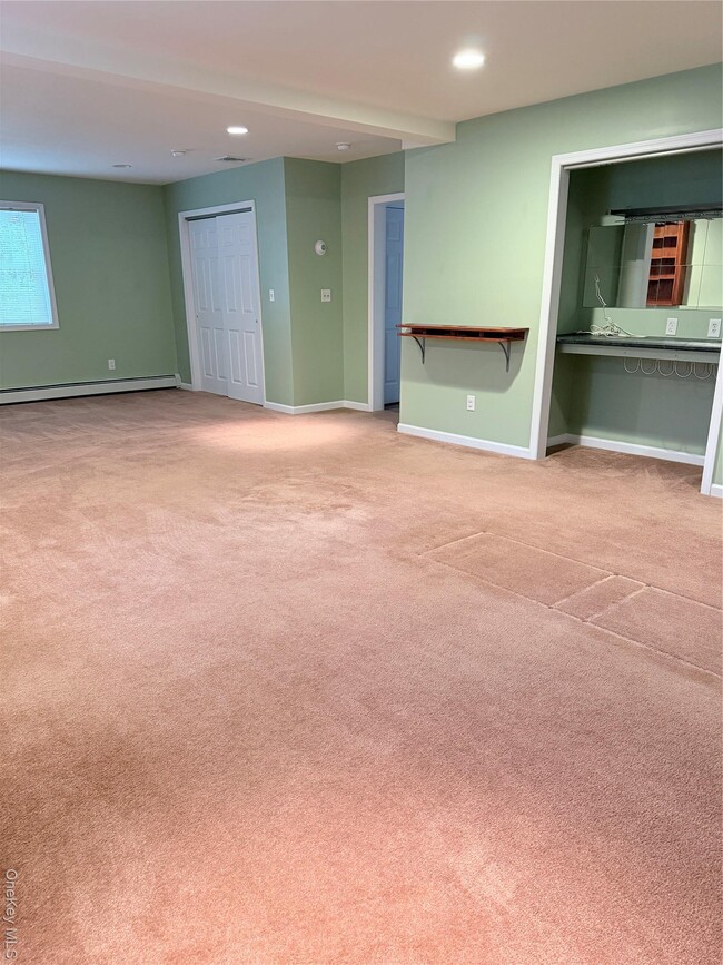 Building Photo - 1043 Roosa Gap Rd