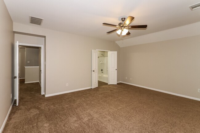 Building Photo - 10311 Urban Oak Trl