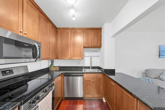 Building Photo - 210 5th Ave S