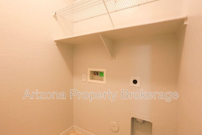 Building Photo - 16862 N 182nd Ln