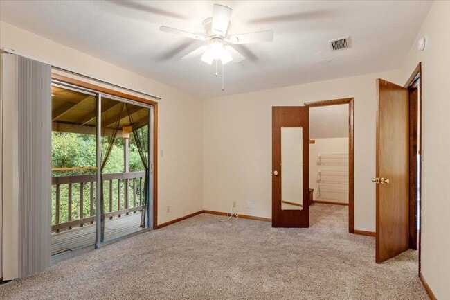 Building Photo - 1557 Live Oak Dr