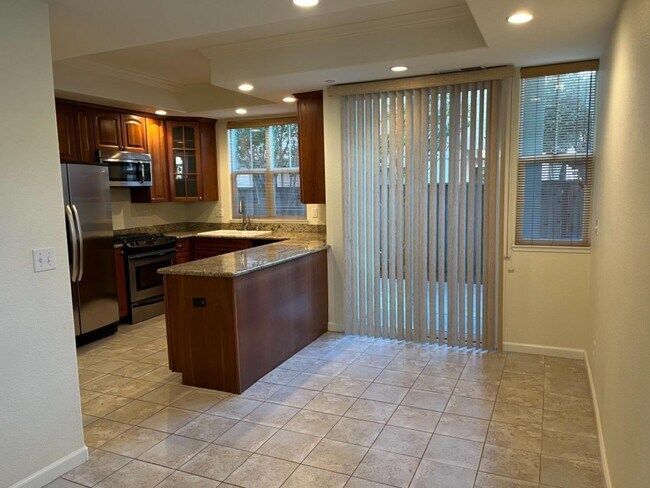 Building Photo - 15 Josefa Way