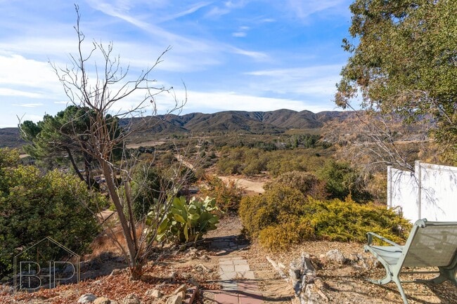 Building Photo - 55+ Senior Community~ 2 bed/2 bath with Am...