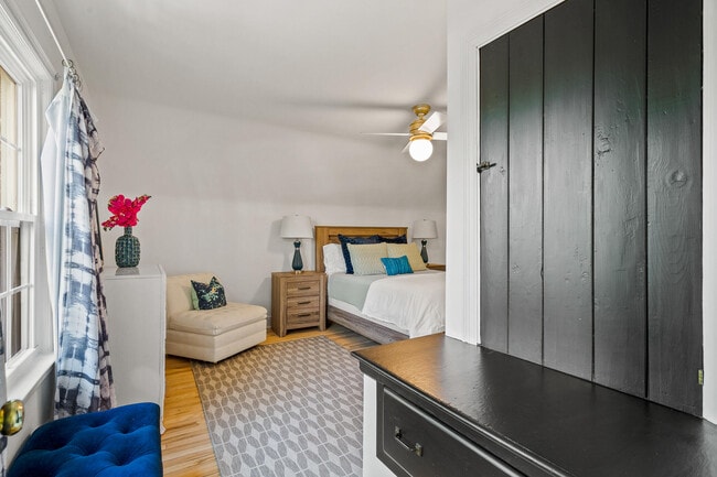 Building Photo - 113 Crestmere Ave