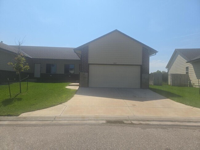 Primary Photo - 12817/19 E Timber Lake Ct