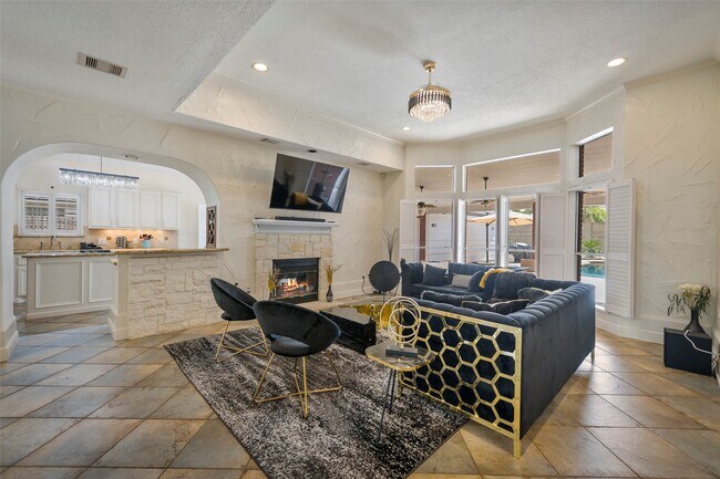 Building Photo - 14311 Islandwoods Dr