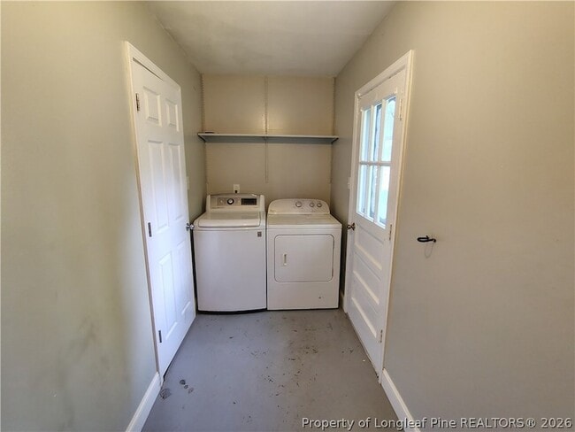 Building Photo - 515 Farmview Dr