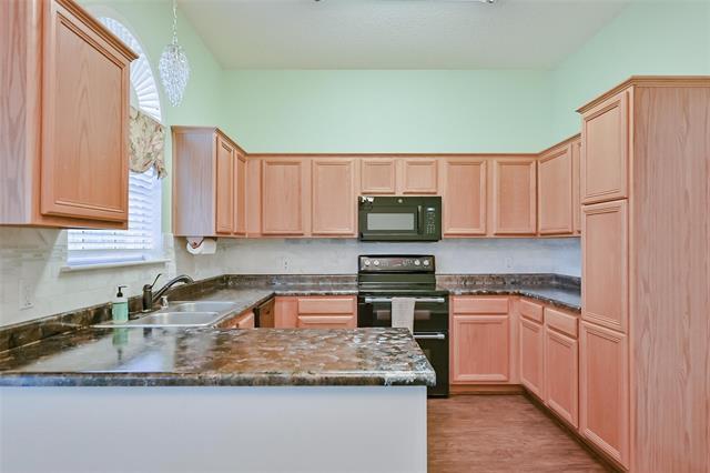Building Photo - 907 Clear Creek Dr