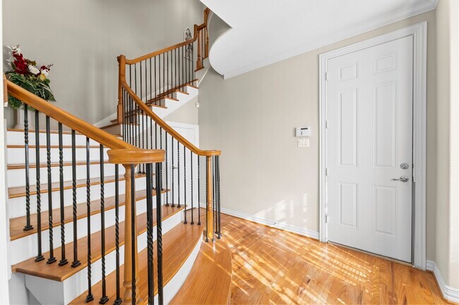 Building Photo - 9910 Orchard Ct