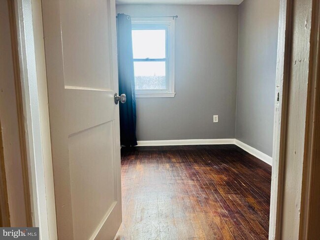 Building Photo - 2111 Vailthorn Rd