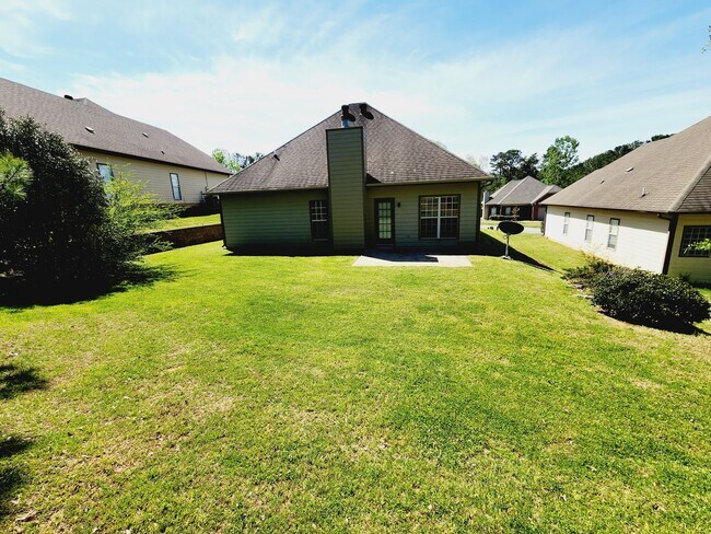 Building Photo - 446 Savannah Cove