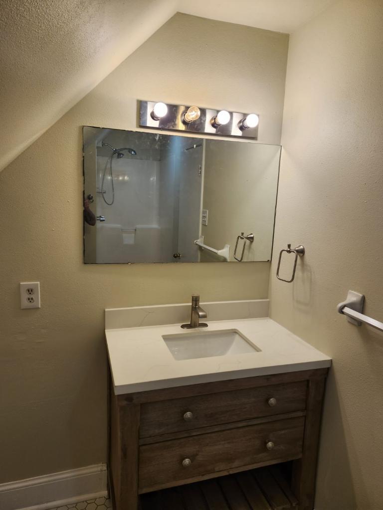 Building Photo - 2415 Saint Charles Ave