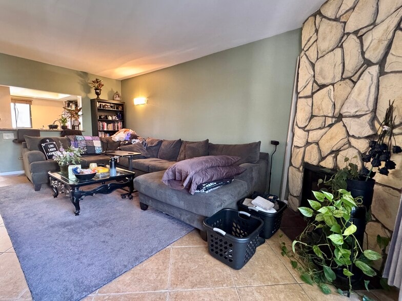 Building Photo - 8176 Manitoba St