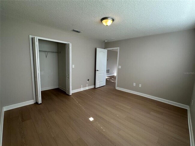 Building Photo - 15168 Evergreen Oak Loop