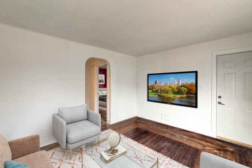 Building Photo - 1610 S Cedar St