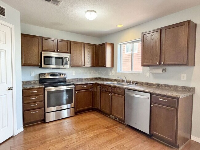 Building Photo - 3910 Reindeer Cir