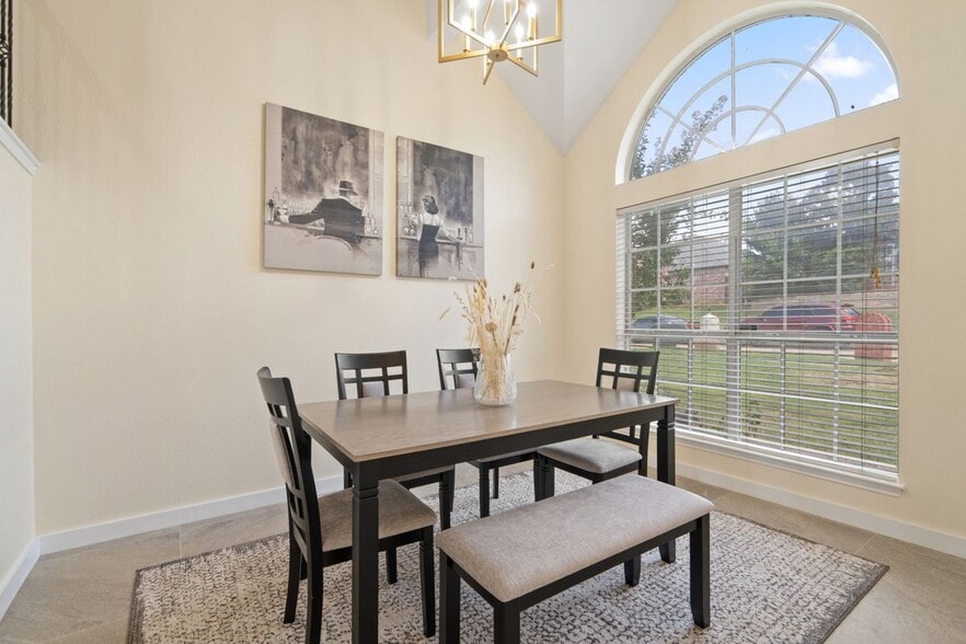 Building Photo - 1339 Barclay Dr