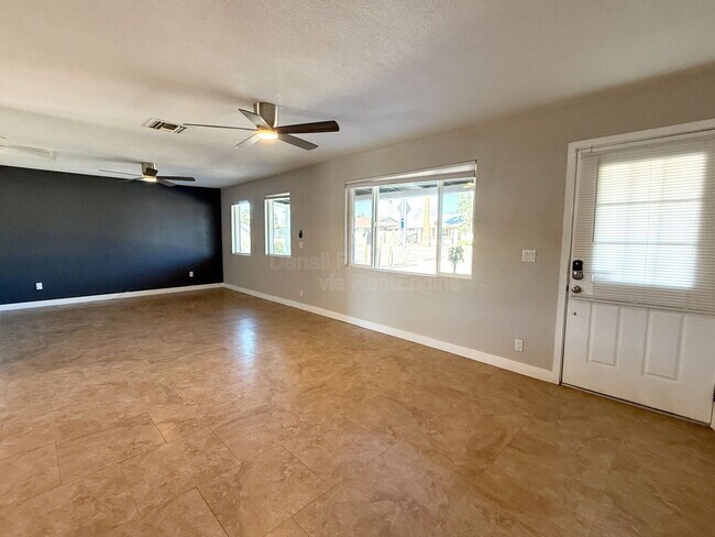 Building Photo - 7413 E Roosevelt St