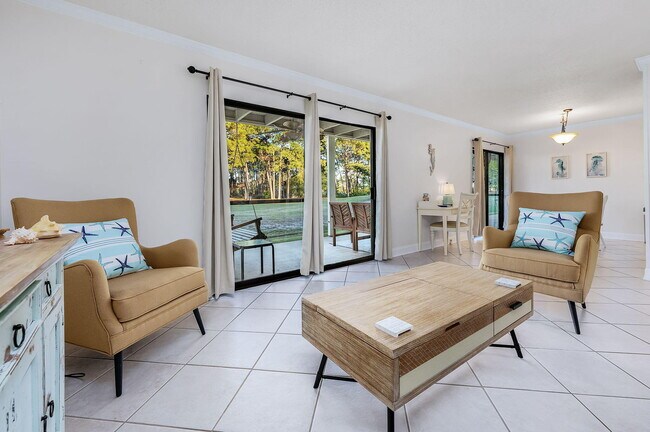 Building Photo - 293 Sunset Bay