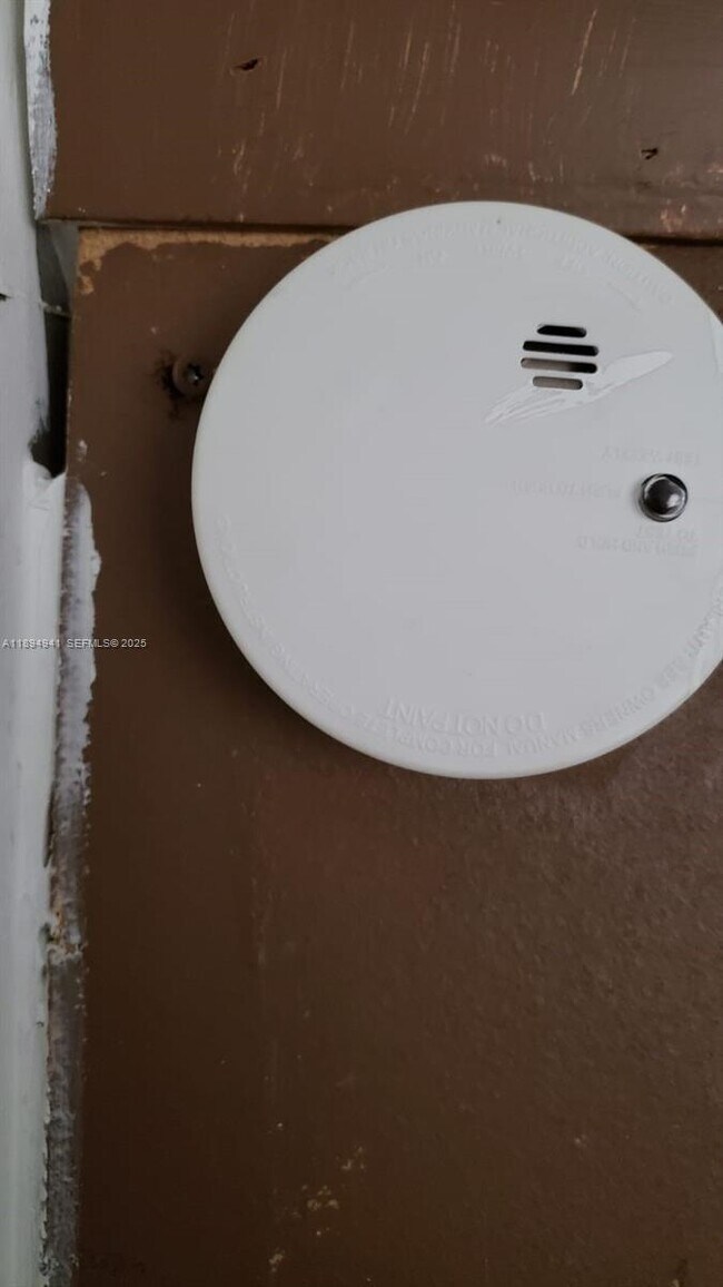 Building Photo - 1517 Logan St