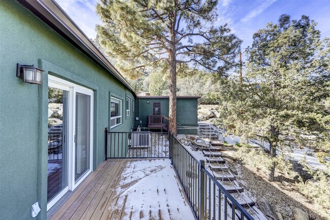 Building Photo - Newly Remodeled 2 Bed, 1 Bath + a Den  Home at The Base of Thumb Butte!