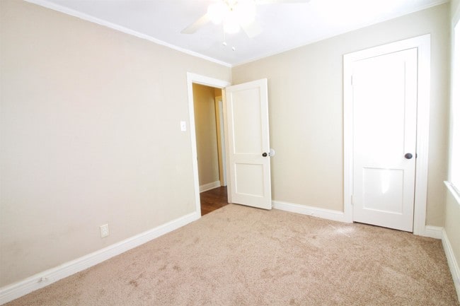 Building Photo - 303 N 43rd St
