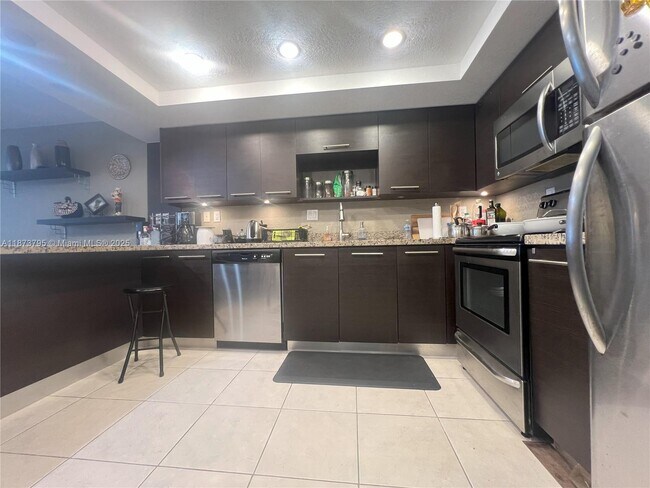 Building Photo - 18051 Biscayne Blvd