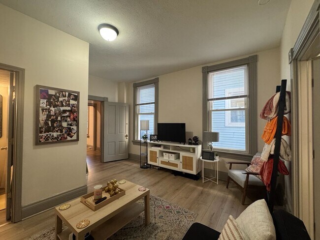 Building Photo - 308 Klotter Ave