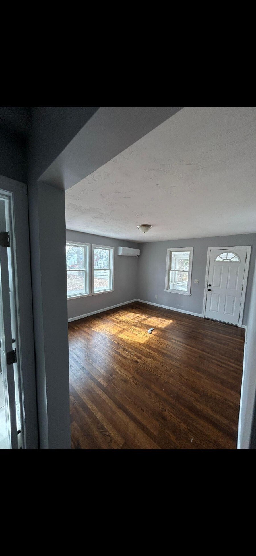 Living Room - 3 Morris St
